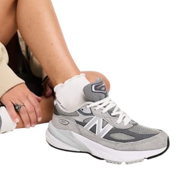 New Balance 990 V6 Women’s Gray Low Top Running Shoes Size 7.5 - Picture 1 of 10